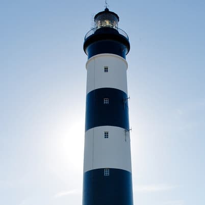 Tour noire et blanche du phare de Chassiron sur l'île d'Oléron